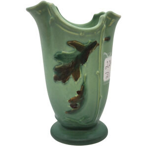 Vintage Green Weller Pottery Oak Leaf Vase 6 1/4" Tall
